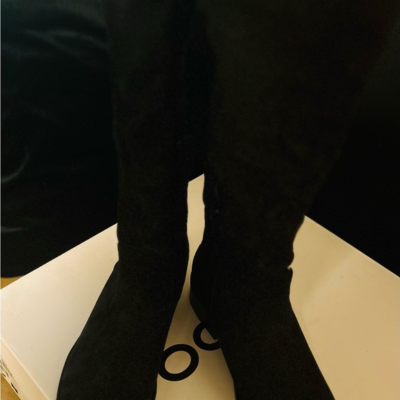 Like NEW, wore once : flat boots in black leather Nubuck , size 6 - Picture 3 of 5